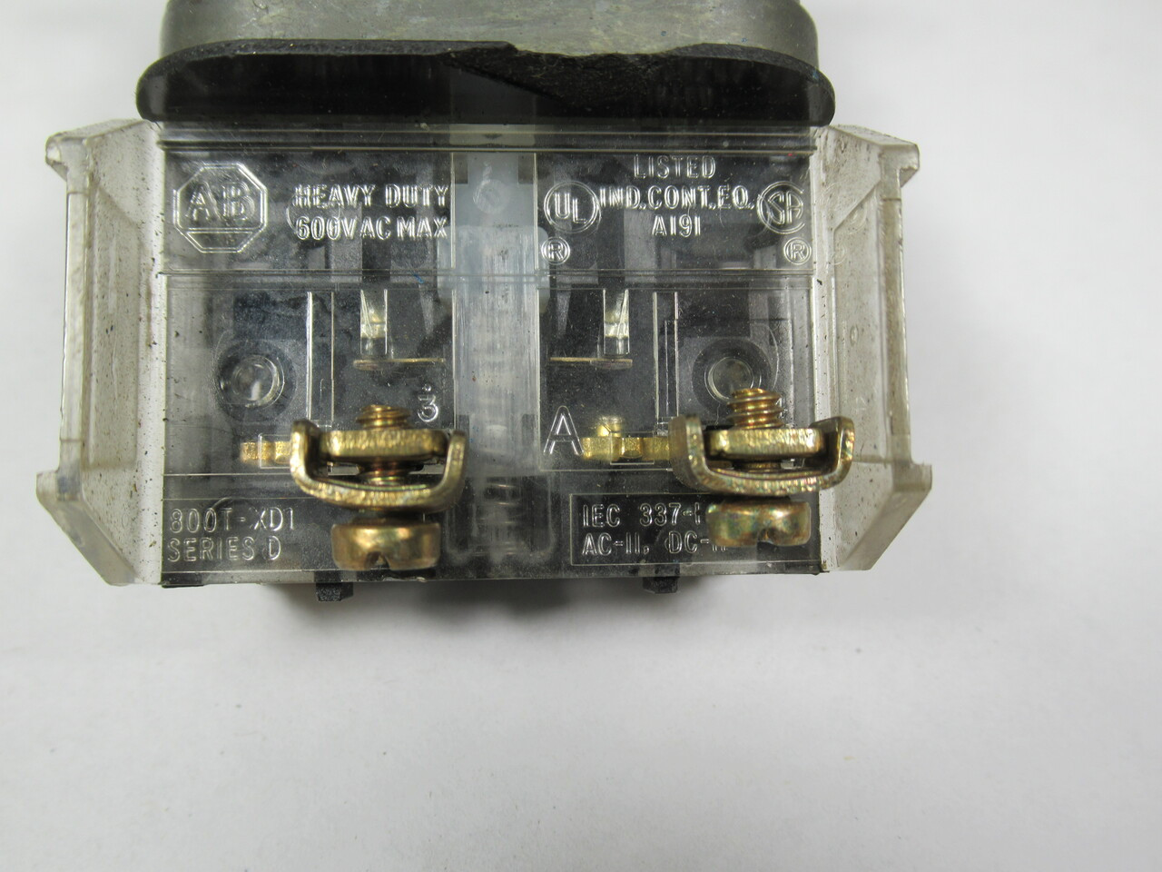 Allen-Bradley 800T-D2D1 Series T Push Button Black Mushroom Head 1NO USED