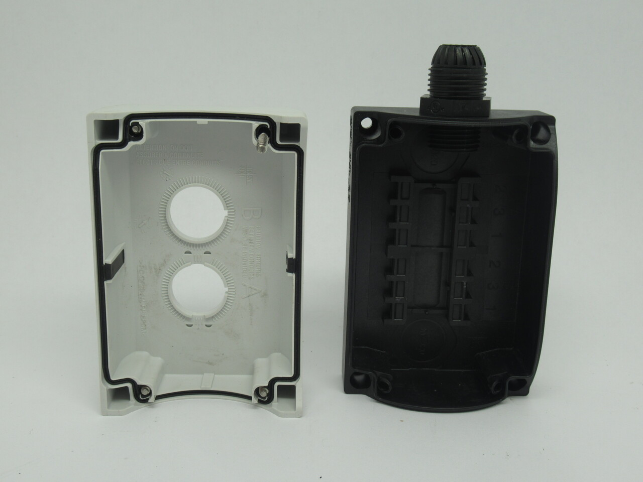 Eaton M22-I2 Surface Mounting Push Button Enclosure 2-Slot USED