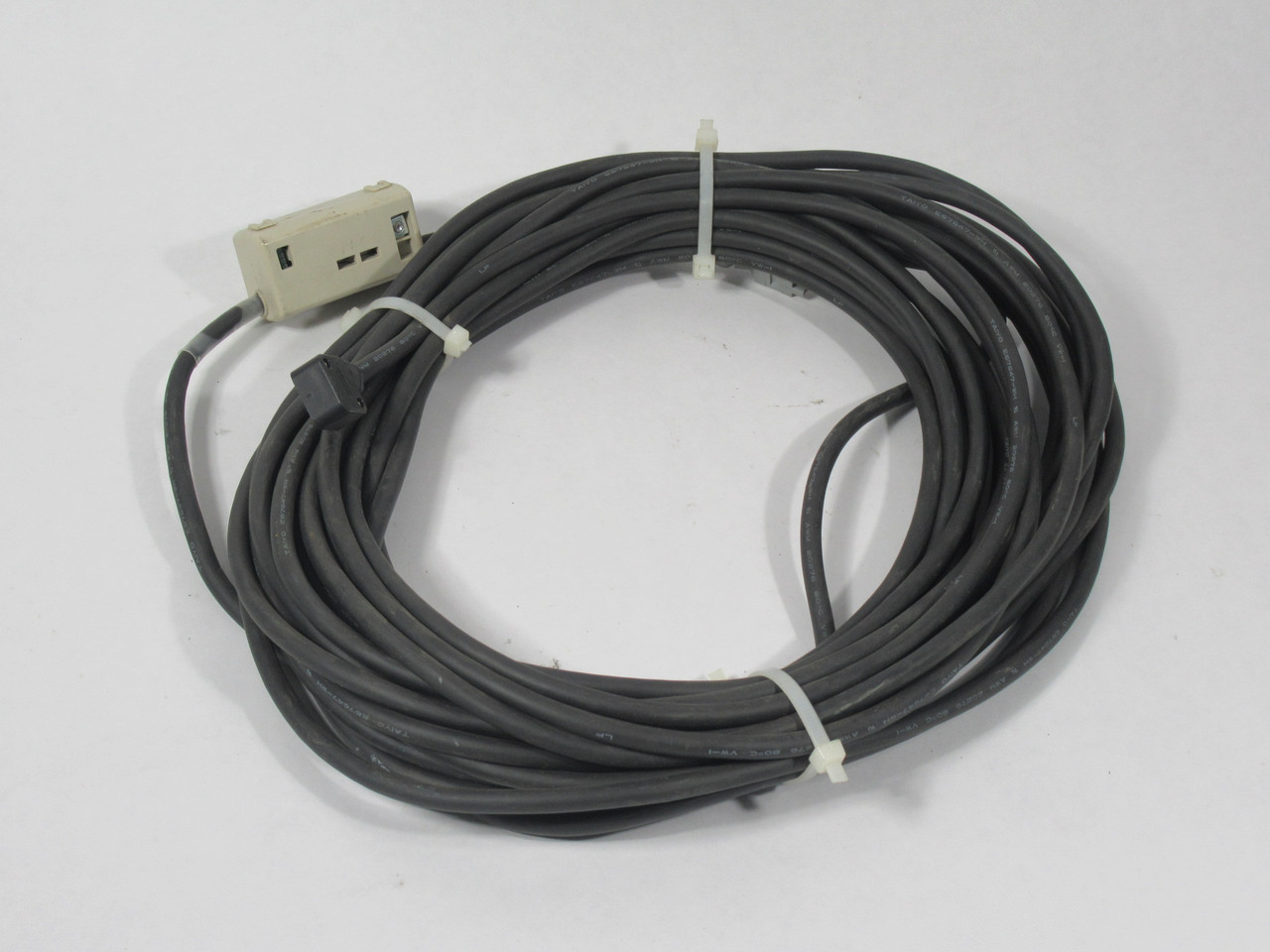 Yaskawa JZSP-CSP05-15-E Encoder Cable w/ Battery Case 15m Length USED