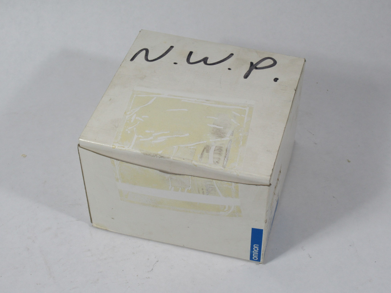 Omron E6F-AG5C-C Rotary Encoder 12-24VDC NPN 256P/R 2m Length *STAINED BOX* NEW