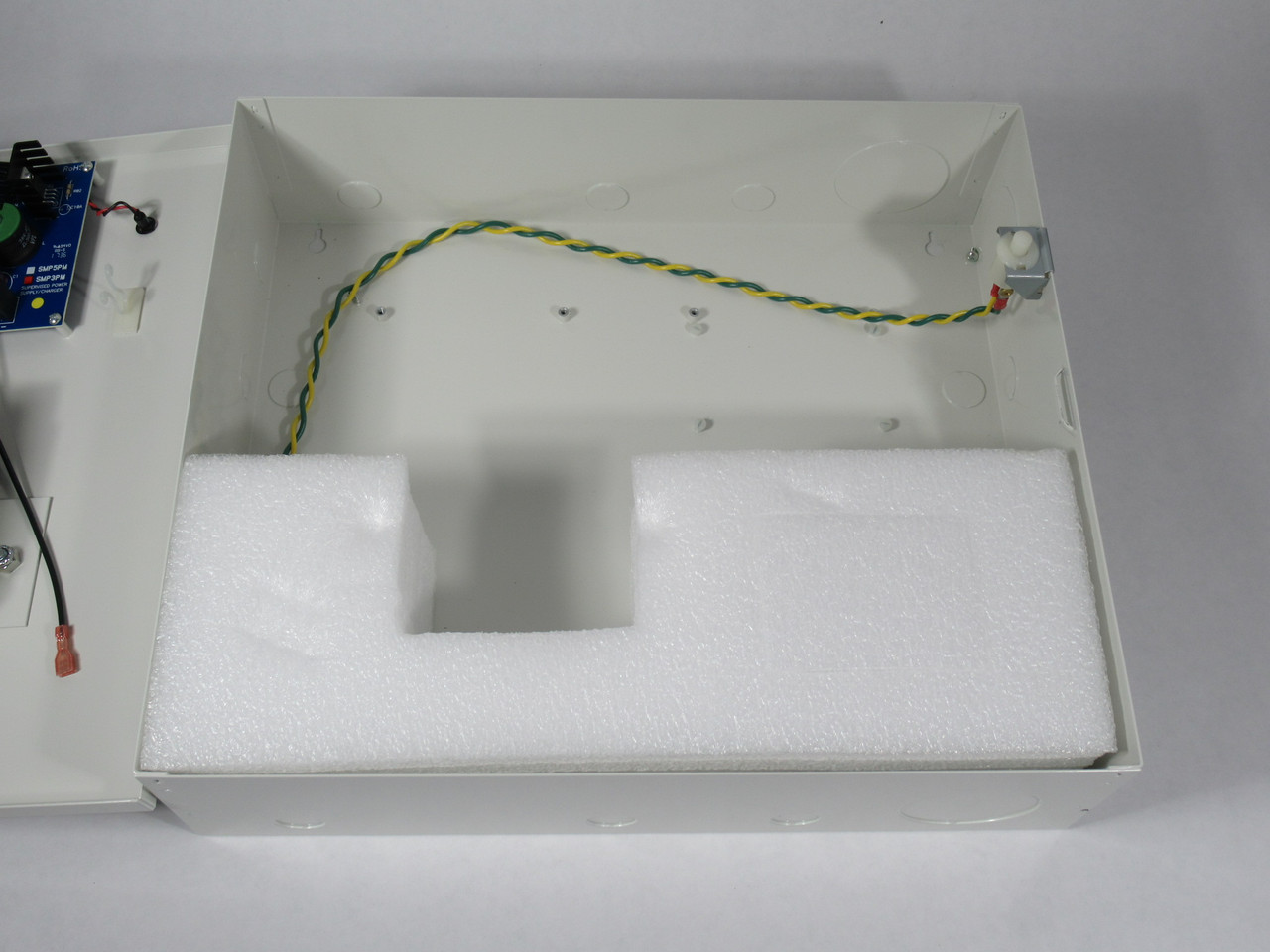 Honeywell PW5K1ENC3 Remote Enclosure w Plug-In 110V Transformer/Power Supply NEW