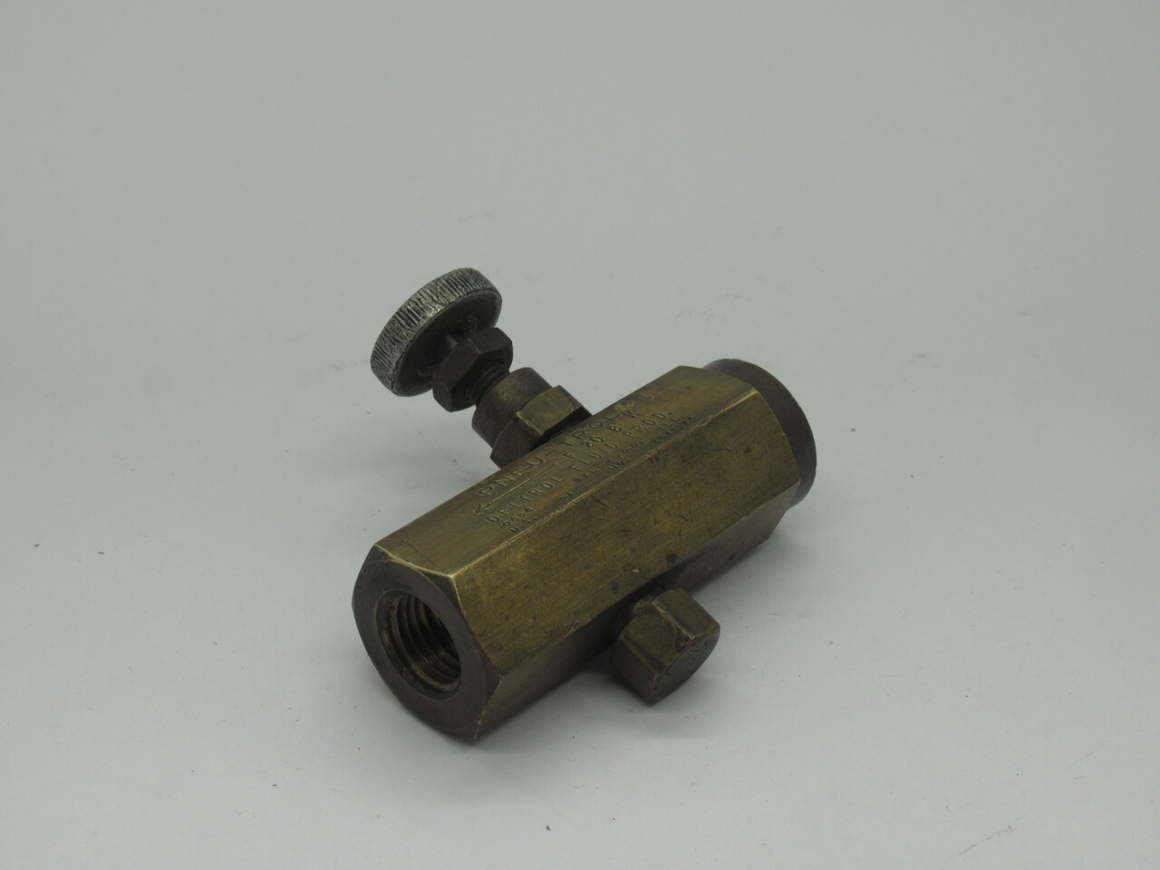 Deltrol Fluid Products F20BK Variable Flow Restrictor 1/4" NPTF 2000 psi USED