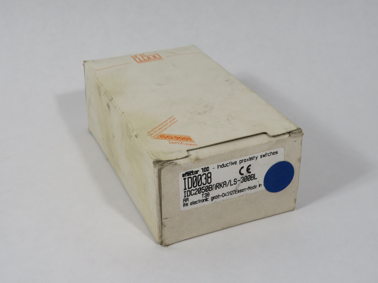 IFM Efector ID0038 Inductive Sensor 20-140VAC 10-140VDC STAINED PLASTIC NEW