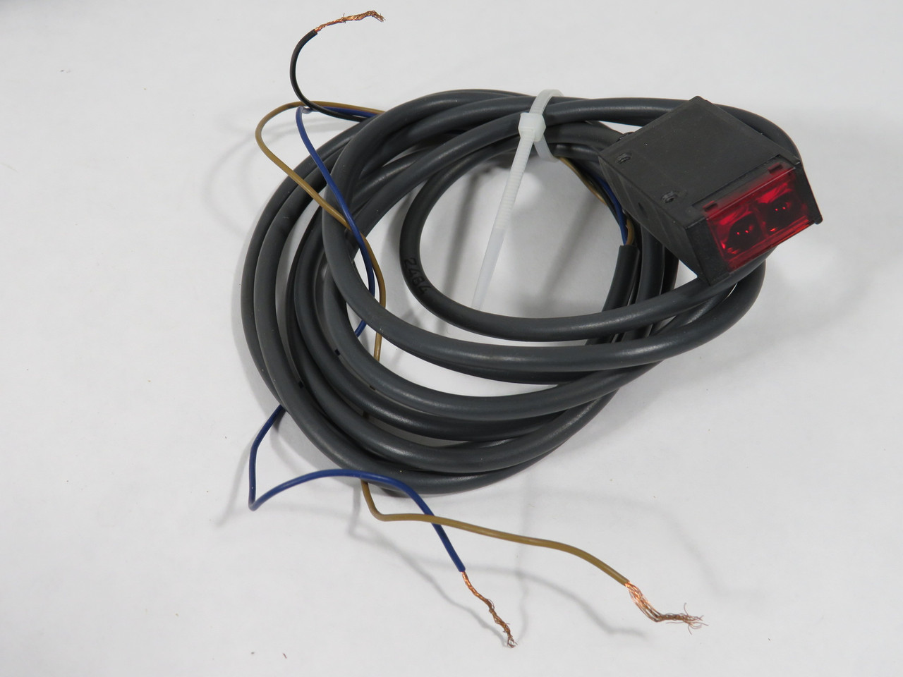 Omron E3S-AT11 Photoelectric Switch Pair 10-30VDC Transmitter/Receiver USED