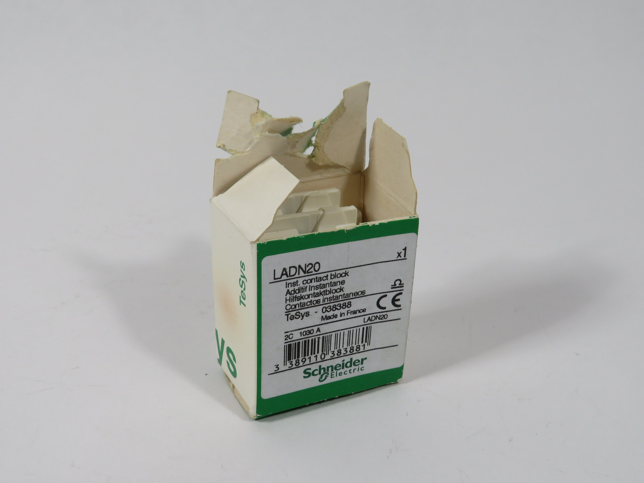 Schneider Electric LAD-N20 Auxiliary Contact Block 2NO 690V 10A BOX DAMAGE NEW
