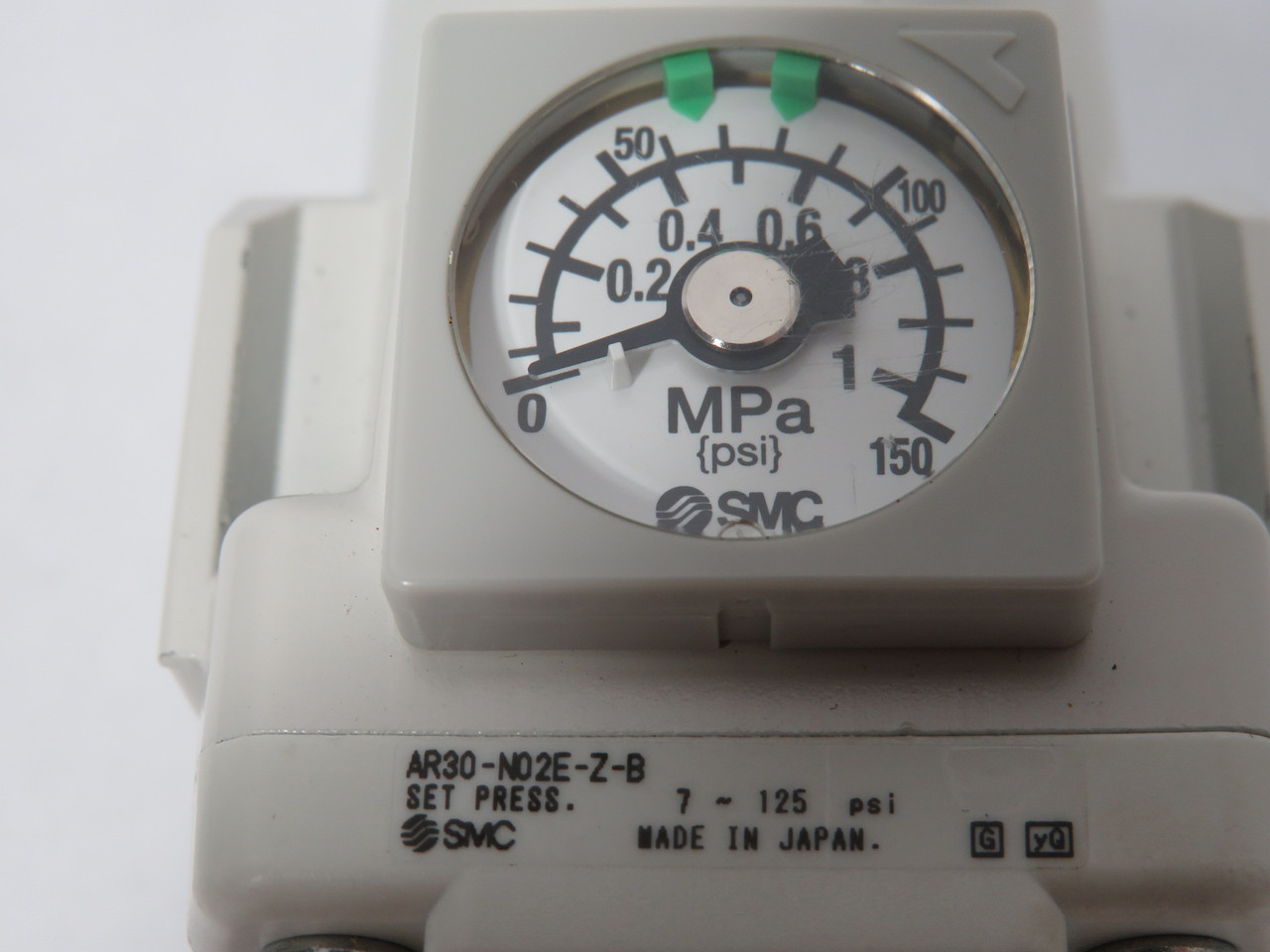 SMC AR30-N02E-Z-B Mass Pro Regulator w/Gauge 1/4" NPT 7-125 psi USED