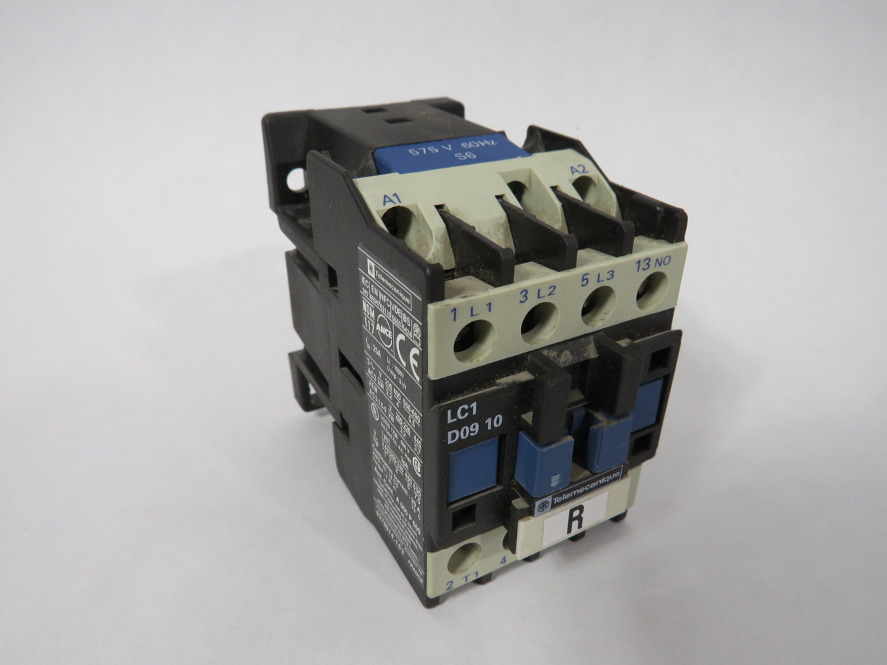 Telemecanique LC1-D0910S6 Contactor 575V 60Hz 4kW 400V 5HP 480V USED