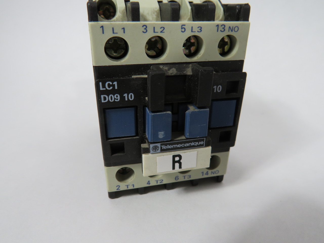 Telemecanique LC1-D0910S6 Contactor 575V 60Hz 4kW 400V 5HP 480V USED