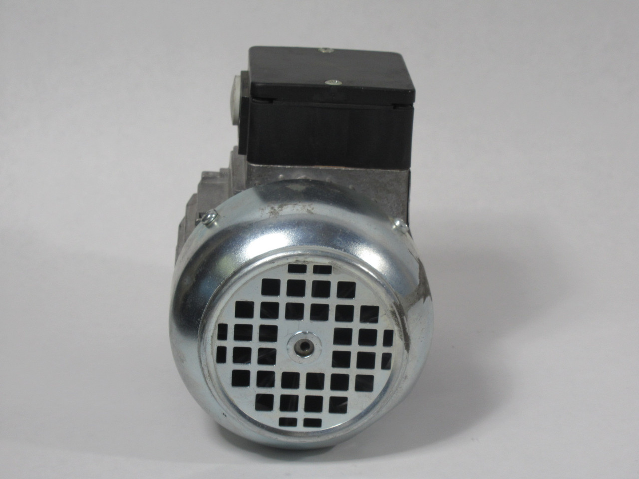 Weg 0.09kW 1370/1680RPM 500/575V TEFC 3Ph 0.29/0.26A 50/60Hz SHELF WEAR USED