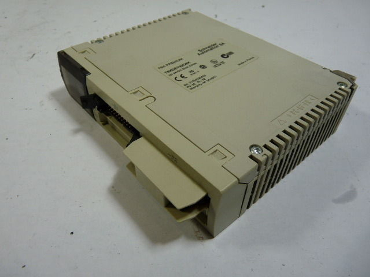 Schneider TSXDEY32D2K Input Module 24VDC USED