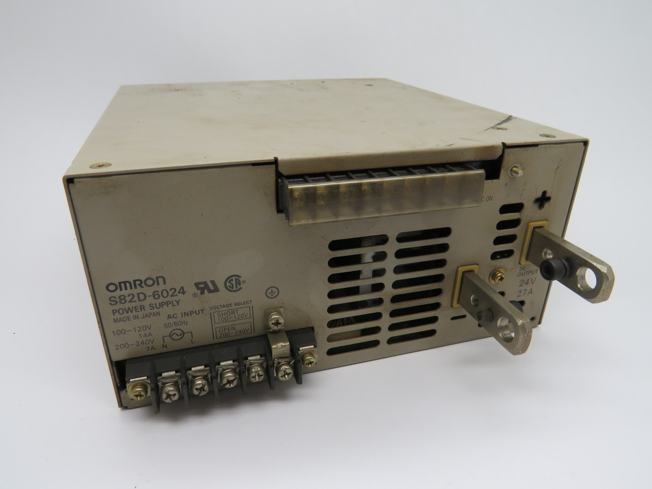 Omron S82D-6024 Power Supply 27A 24VDC 120/240VAC USED