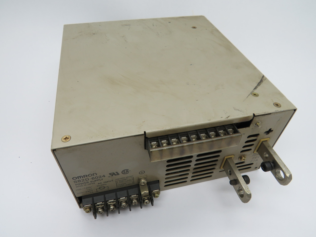 Omron S82D-6024 Power Supply 27A 24VDC 120/240VAC USED