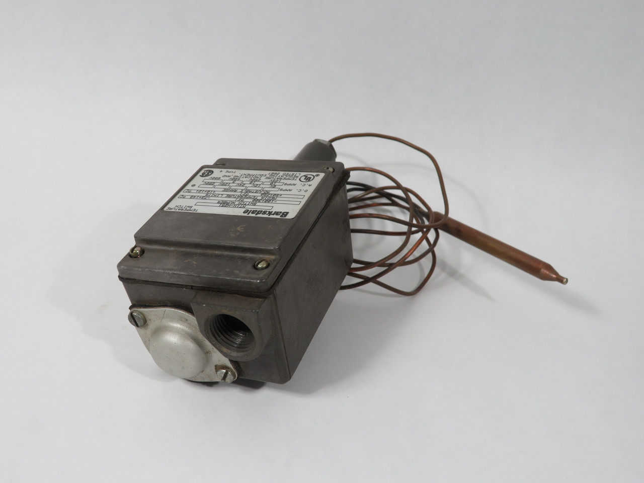 Barksdale MT1H-H251 Remote Mount Temperature Switch 50-250°F 10-121°C USED