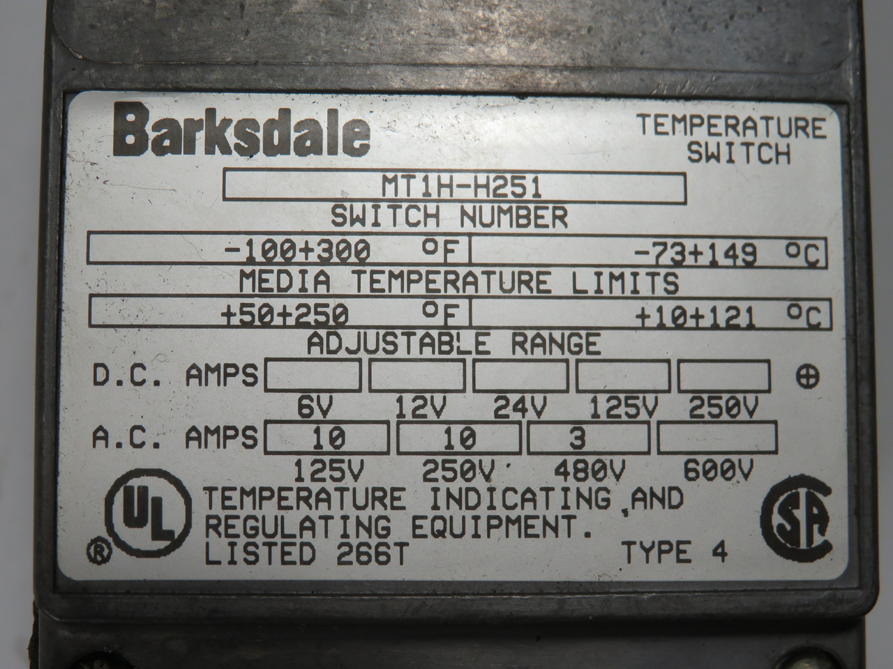 Barksdale MT1H-H251 Remote Mount Temperature Switch 50-250°F 10-121°C USED
