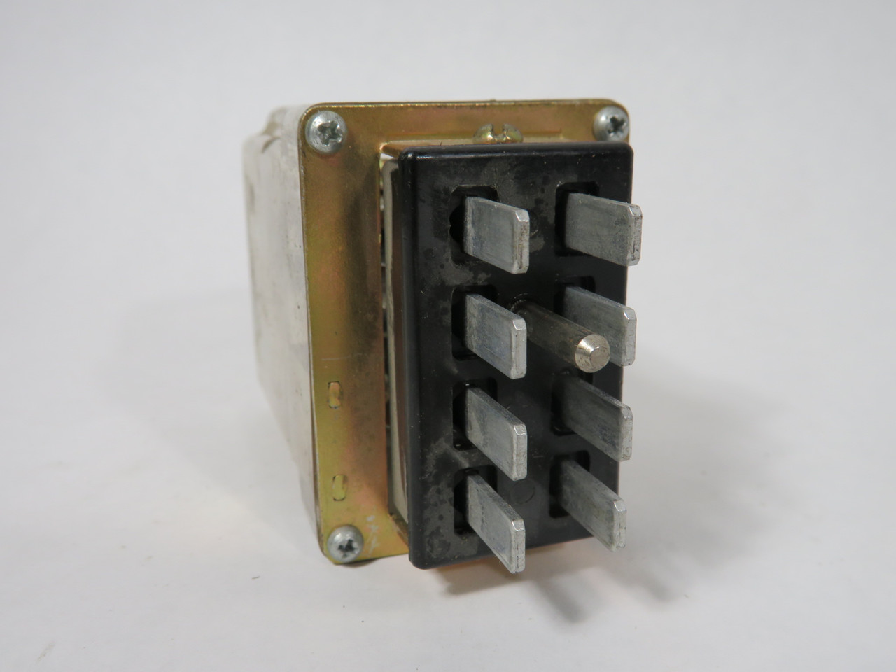 Midtex 136-62T3A1 Plug-In Relay 120V 8-Blade USED