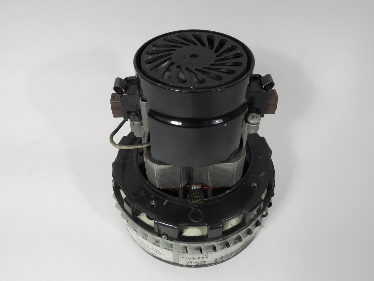 Ametek 116212-04 2 Stage Vacuum Motor Brushed 5.7" Dia 120V 50/60Hz USED