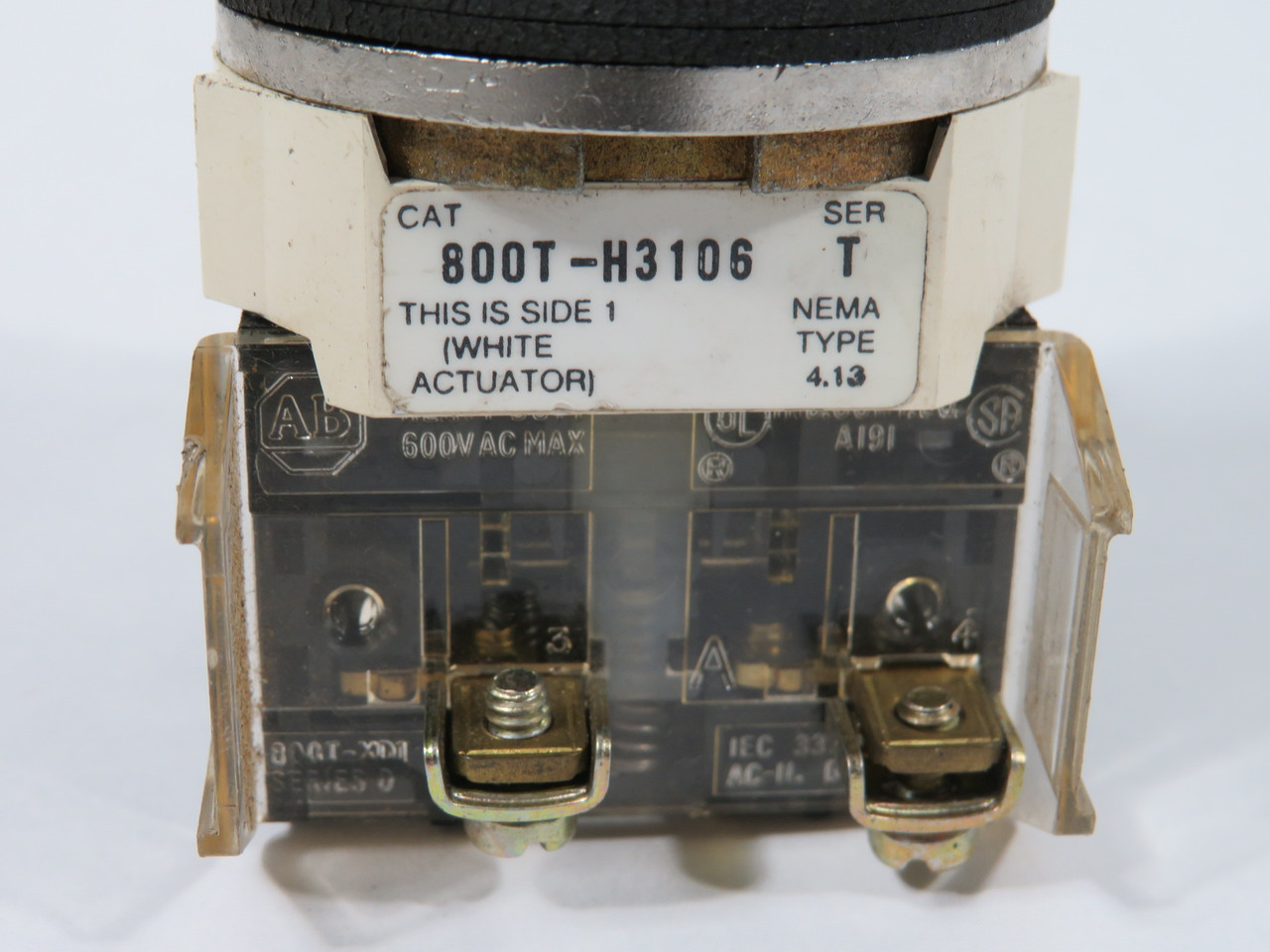 Allen-Bradley 800T-H3106D1 Cylinder Lock Switch 2-Pos 1NO SHELF WEAR USED