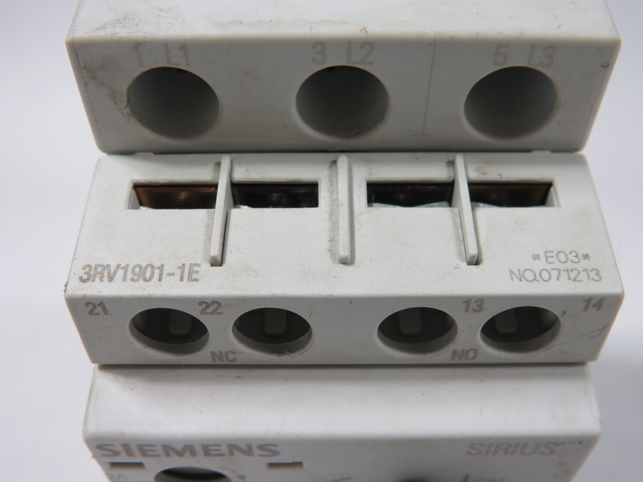 Siemens 3RV1021-1BA10 Motor Starter Protector 1.4-2A 690V Class 10 1NO/1NC USED