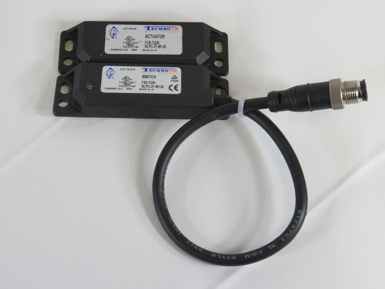 TechnoGr F3S-TGR-NLPC-21-M1J8 Non-Contact Door Switch 2NC 1NO M12 USED