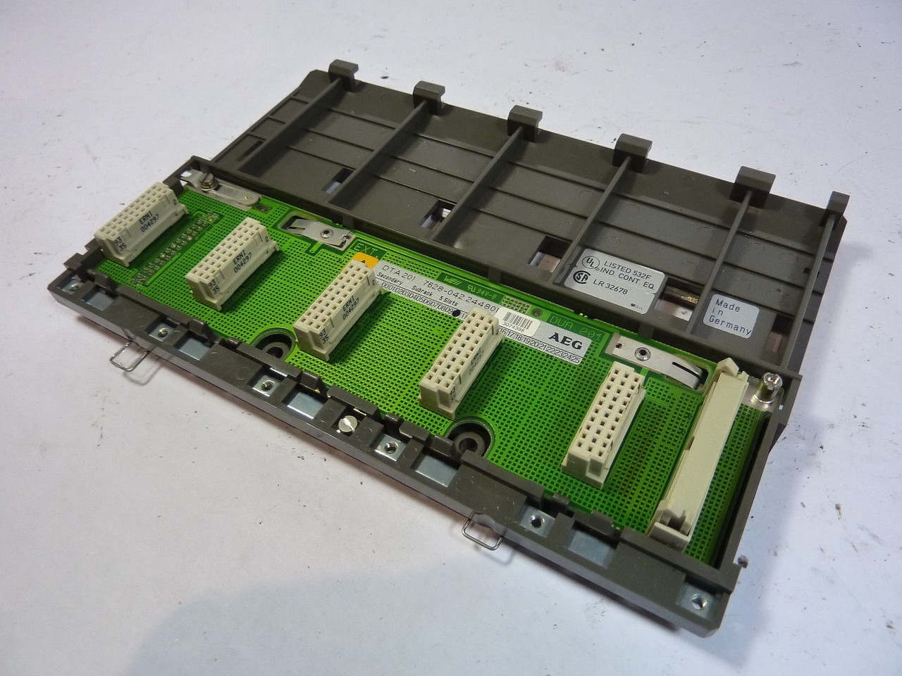 Modicon DTA-201 Secondary 5 Slot Rack USED