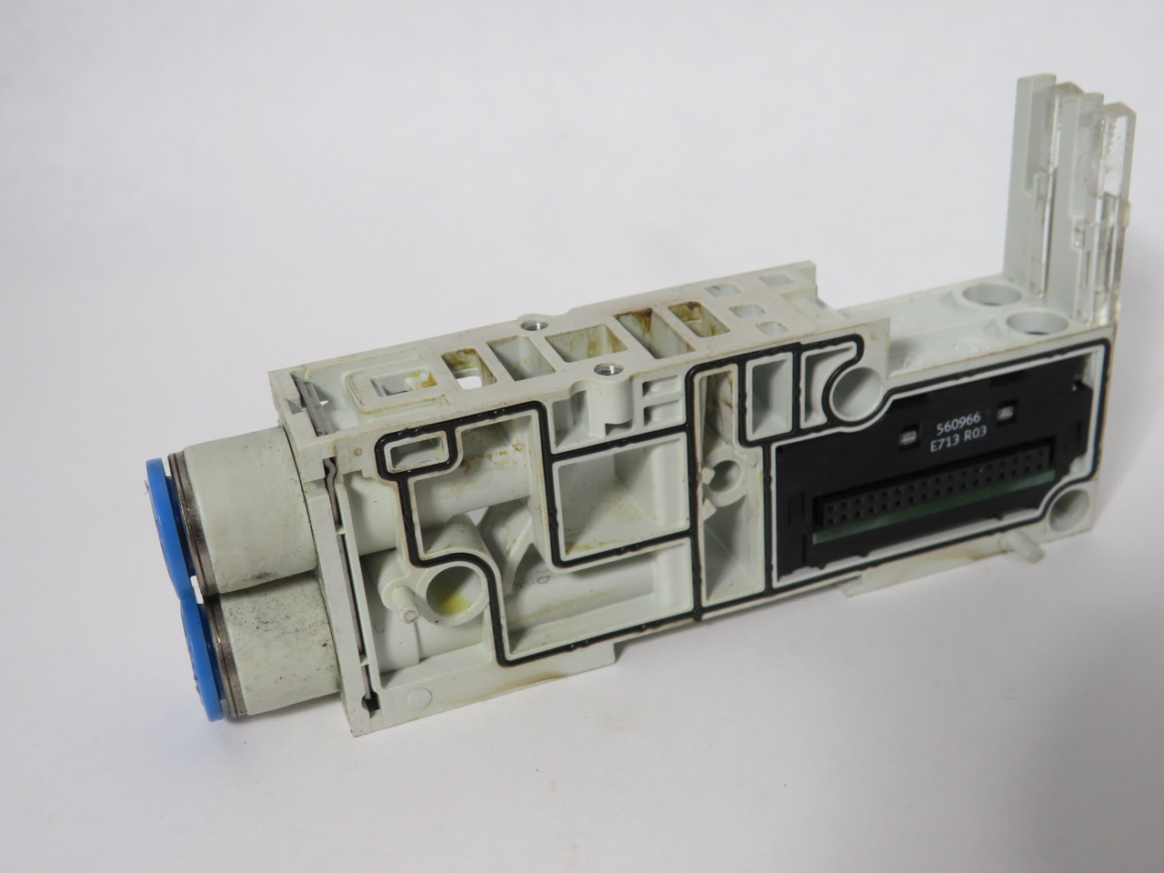 Festo 560974 VMPAL-AP-20 Solenoid Valve Sub-Base w/Connector USED