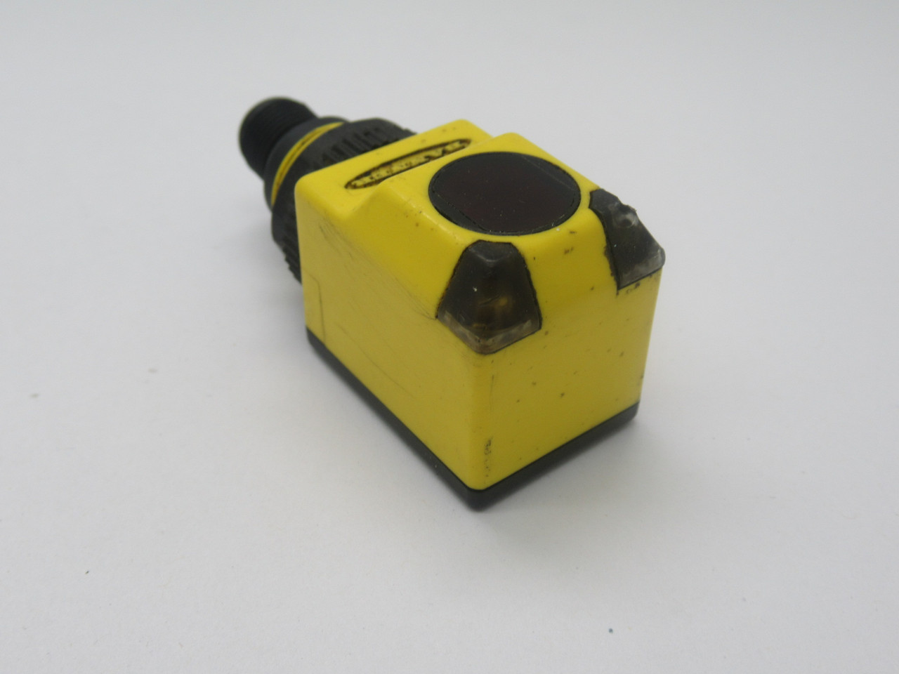 Banner Q25SP6LPQ Right-Angle Base Mount Rectangle Sensor 10-30VDC 150mA USED