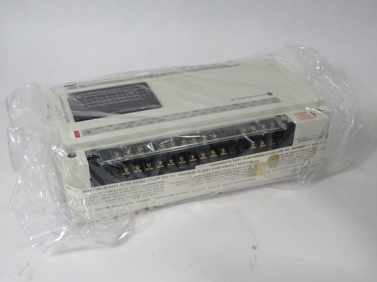Allen-Bradley 1745-E151 Series B Expansion Unit 100/200V 120/240V 50/60Hz NEW