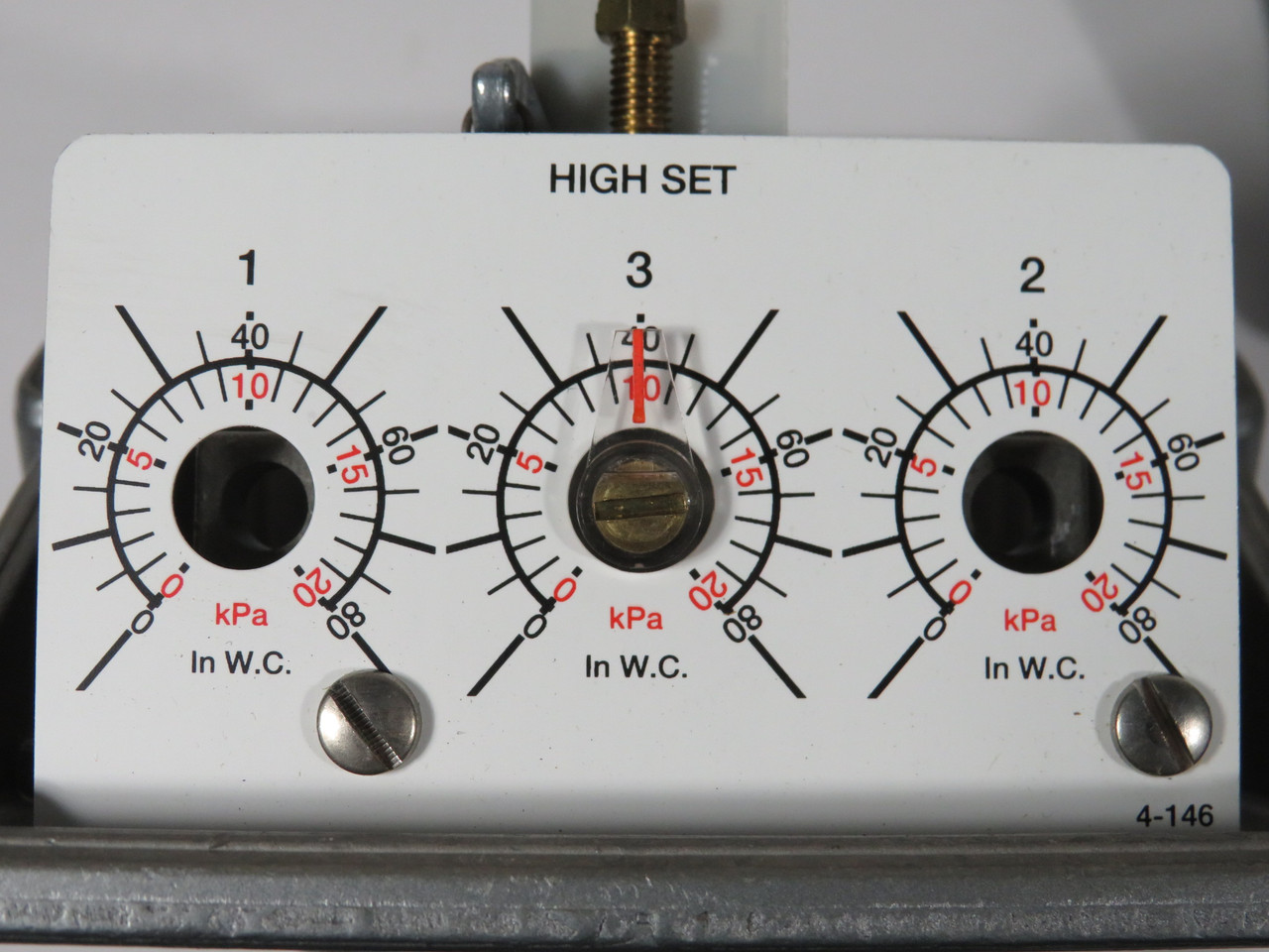 United Electric Controls H400K-455 Pressure Switch MISSING SCREW/SHELF WEAR NOP