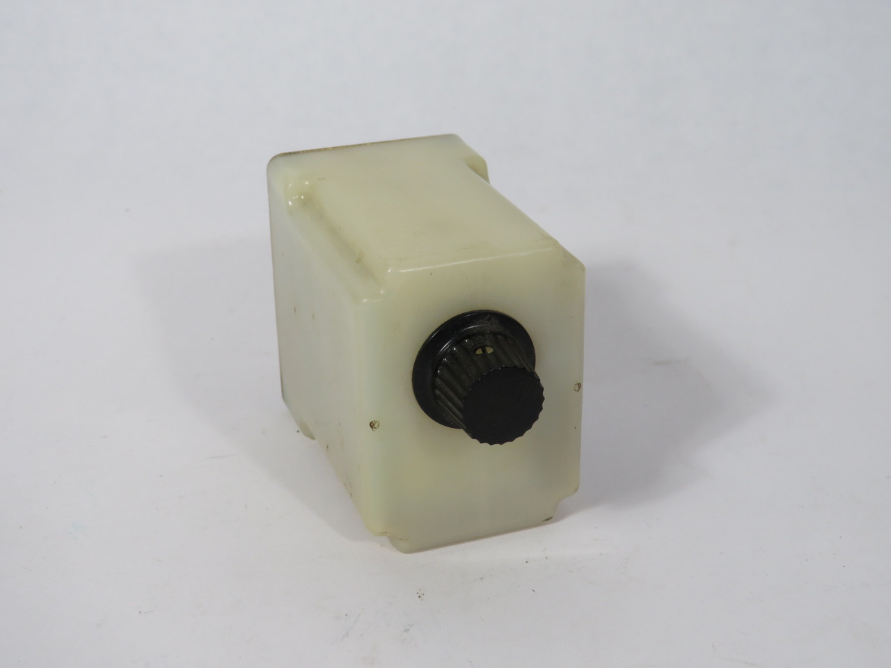 Vanguard TDM Time Delay Relay 115V 30sec 8-Pin DPDT NO LEGEND USED