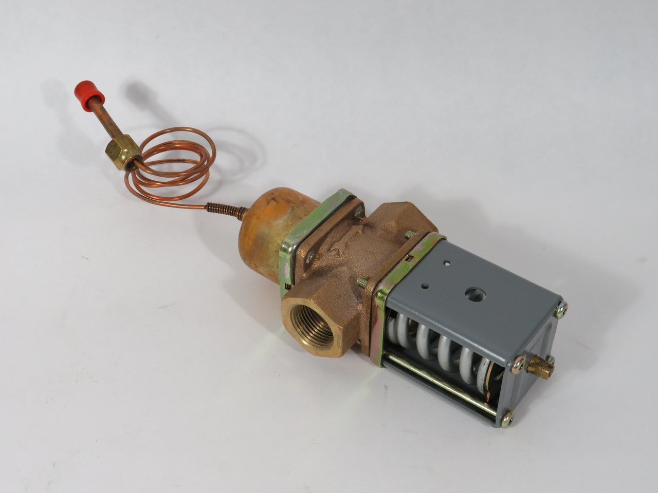 Johnson Controls V46AC-1C Water-Regulating Valve 2-Way 3/4" NPT BOX DAMAGE NEW