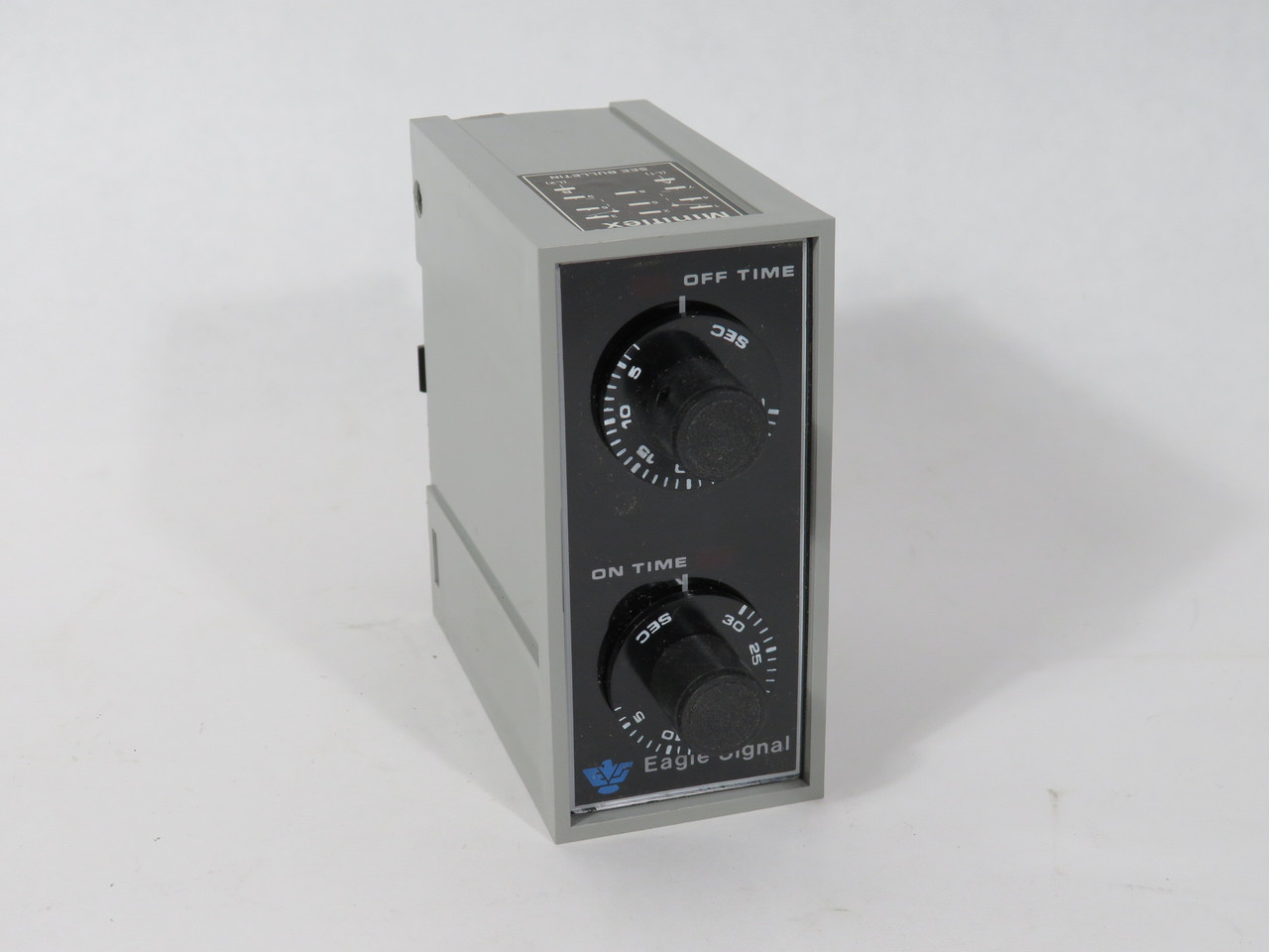 Eagle Signal DA1313A3 Electronic Repeat Cycle Timer 120V 10A SHELF WEAR NEW