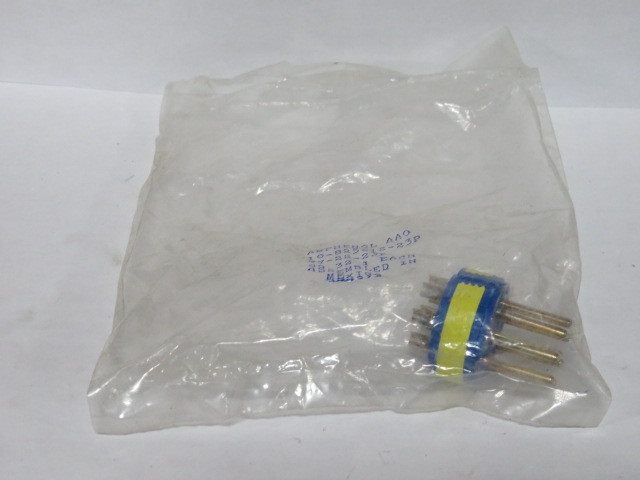 Amphenol 97-22-23P Circular Connector Male 8Pin 10-825812-23P NWB