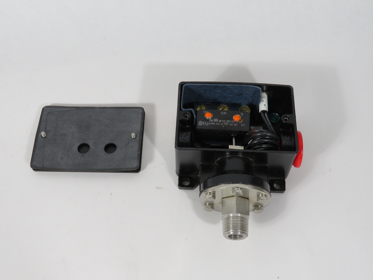 Ashcroft B420B-XFM06 Pressure Switch 400 psi 15A@125/250V NEW