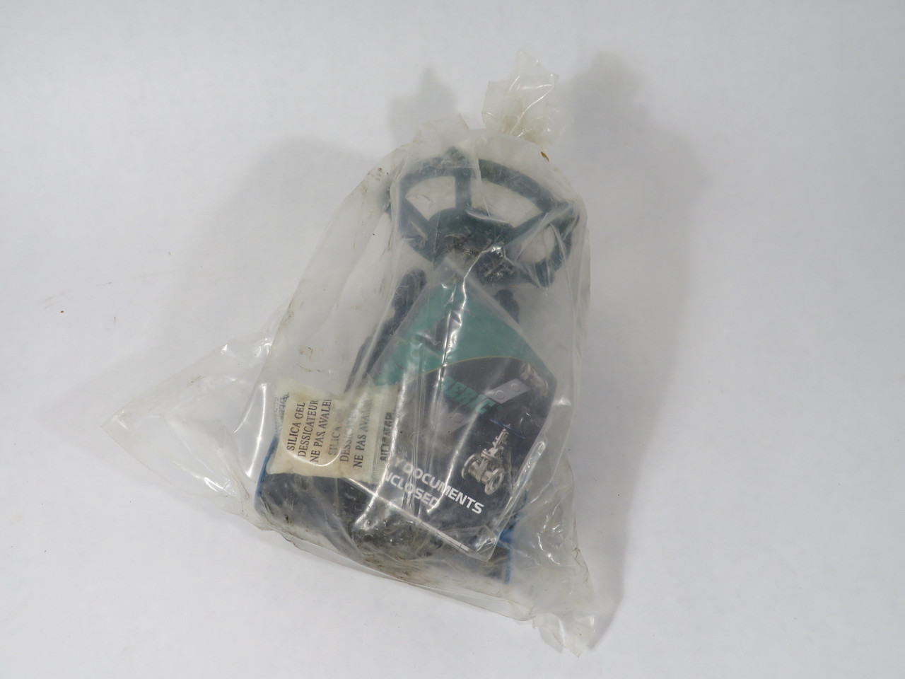 Beric 501T58A08 BB Gate Valve 1" NPT Class #800 1975 psi A105N Steel NWB