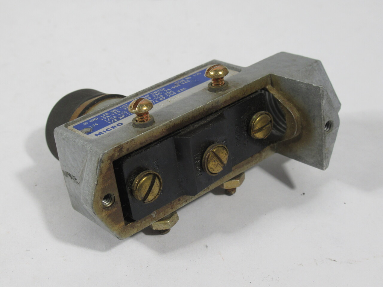 Microswitch BZE6-2RN Limit Switch 15A@125/250/480V 2A@600V NO COVER USED