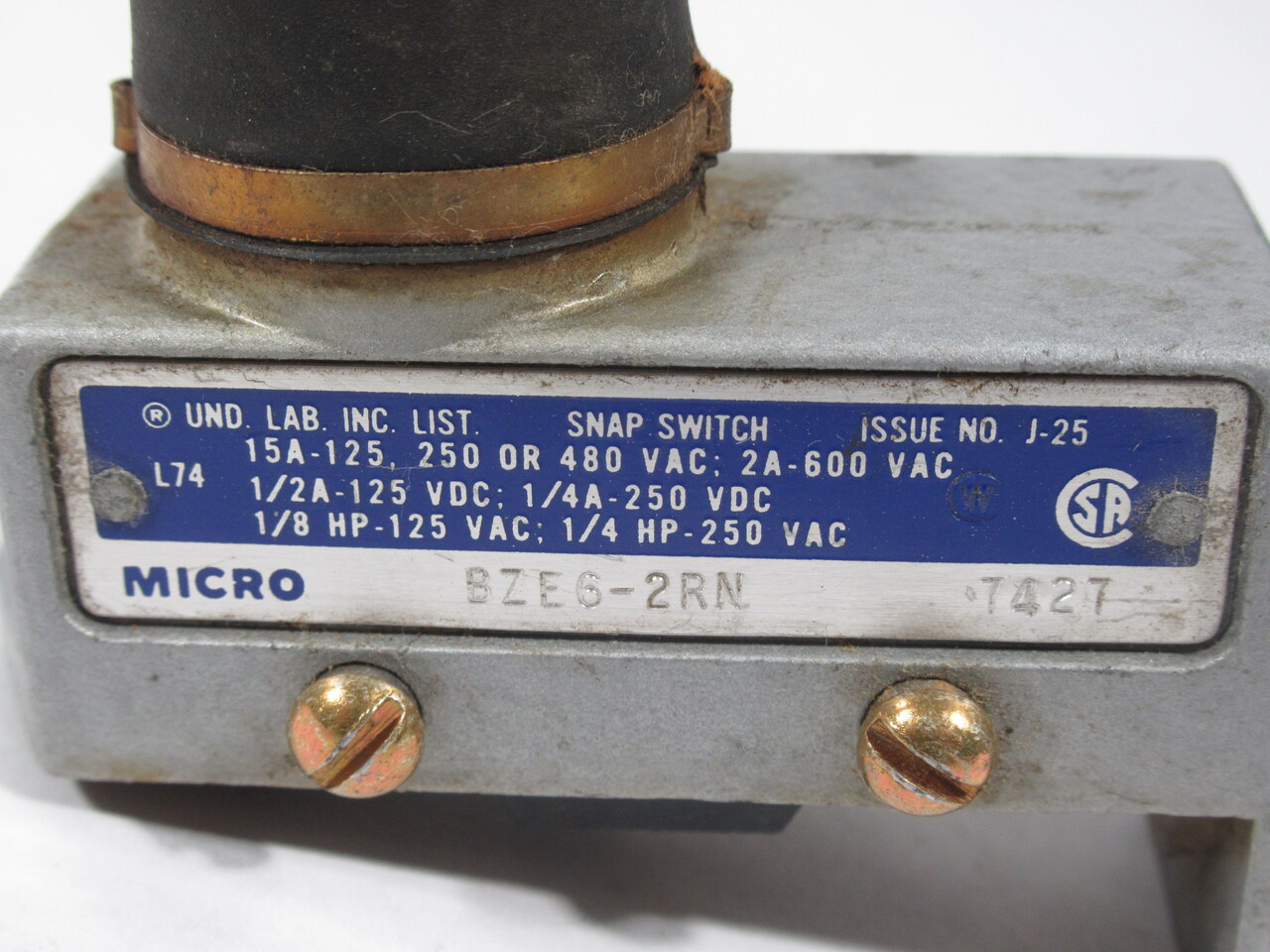 Microswitch BZE6-2RN Limit Switch 15A@125/250/480V 2A@600V NO COVER USED