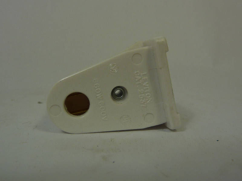 Leviton 2537 Single Pin Lamp Holder 660W 600V Lot of 10 USED