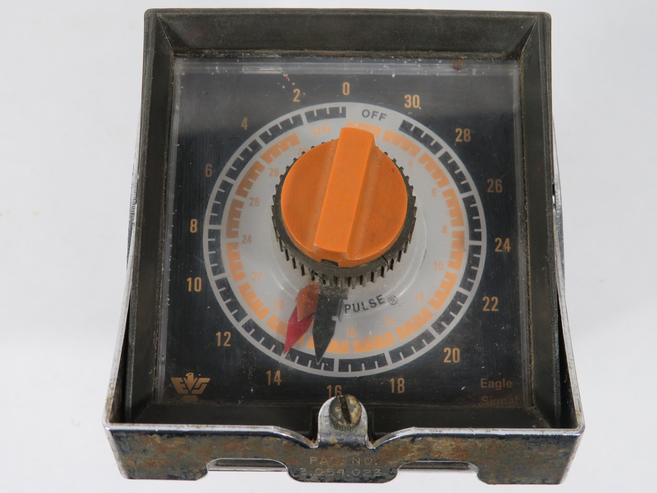 Eagle Signal HG105A6 Repeat Cycle Timer 0-30min 120V 60Hz 10A@120V USED