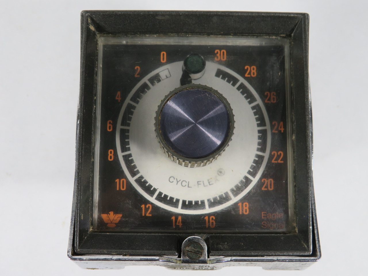 Eagle Signal HP510A6 Reset Timer 0-30hr 120V 60Hz 10A@120V SHELF WEAR USED
