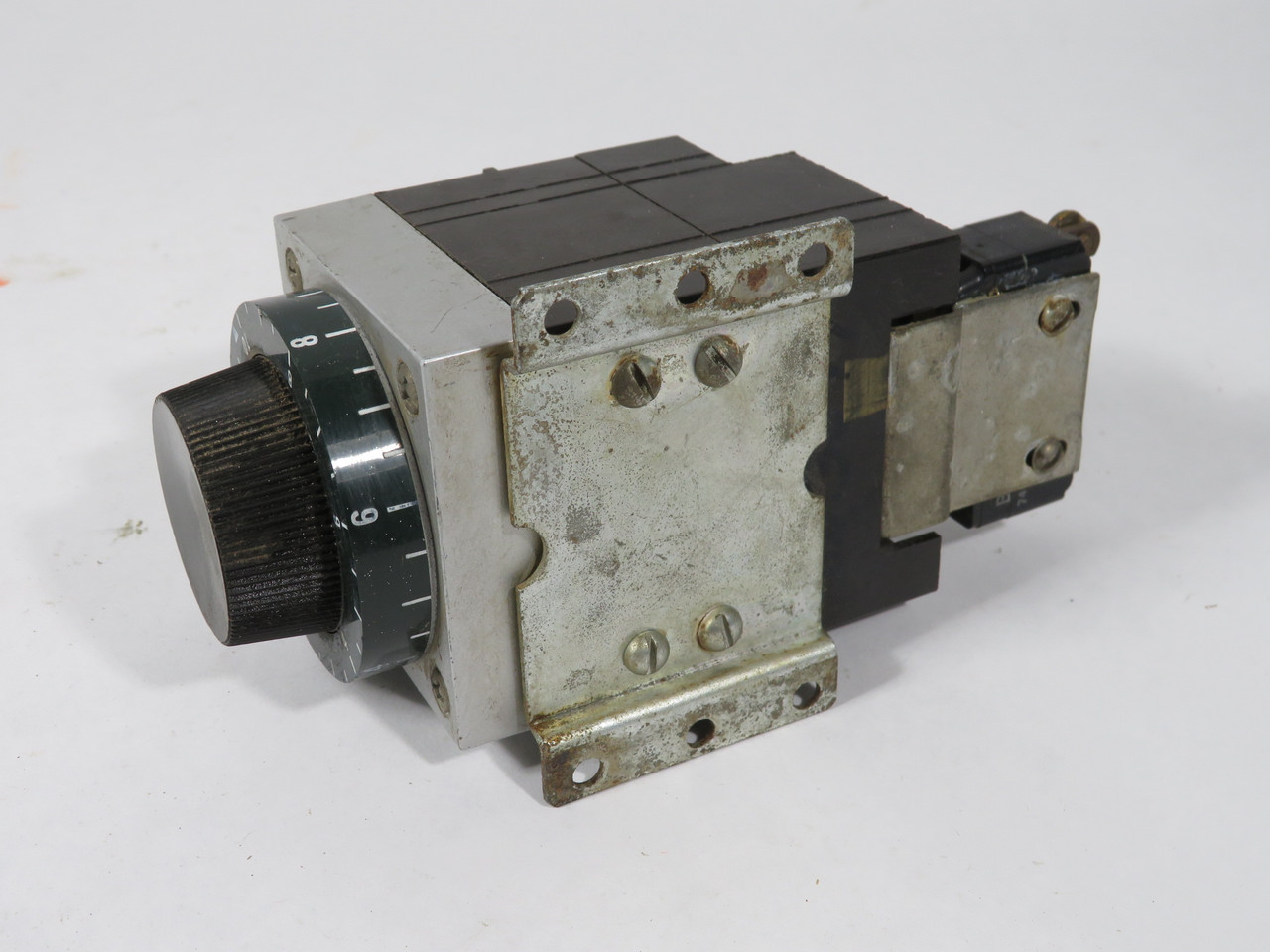 Agastat 7012CFL On-Delay Timing Relay w/ Limit Switch 1-10min 480V 60Hz USED