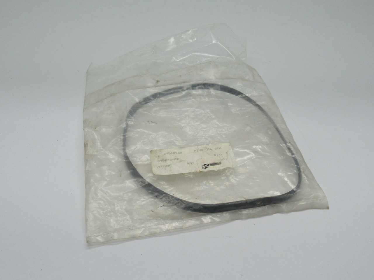 Ingersoll-Dresser Pumps 27618958 Oil Seal Ring 6-3/8" DIA OPEN BAG NWB