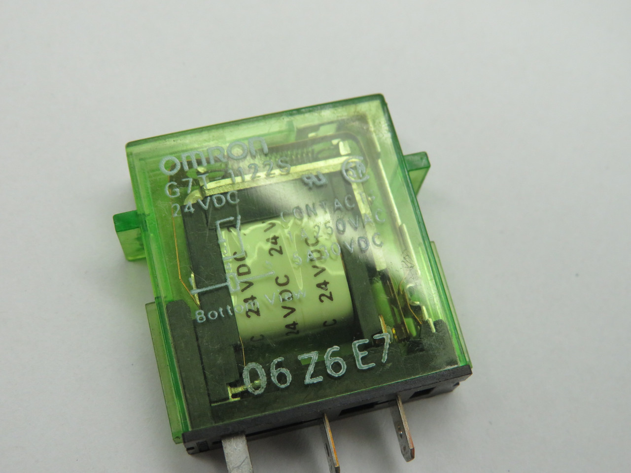 Omron G7T-1122S-24VDC Relay 24VDC 1amp Green USED