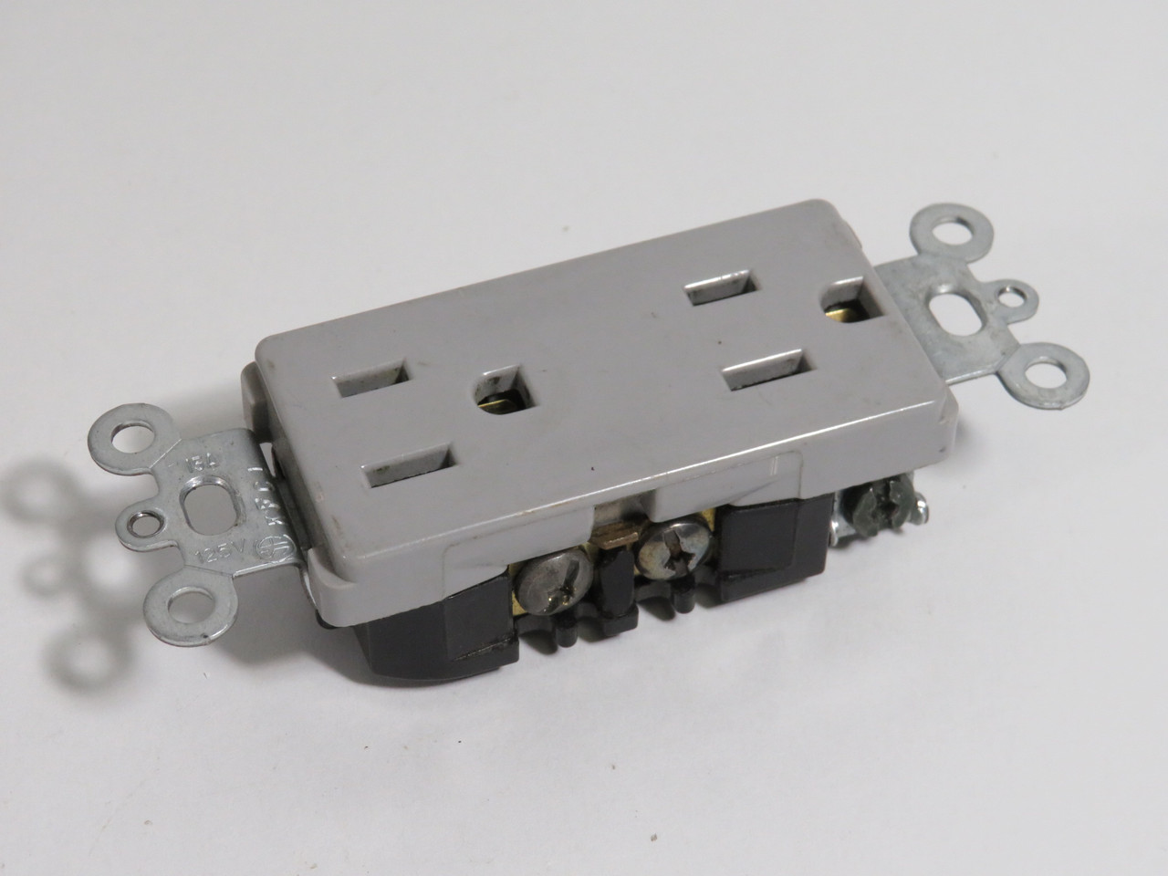 Leviton T5325-GY Duplex Receptacle 15Amp 125V 2 Pole 3 Wire Gray USED