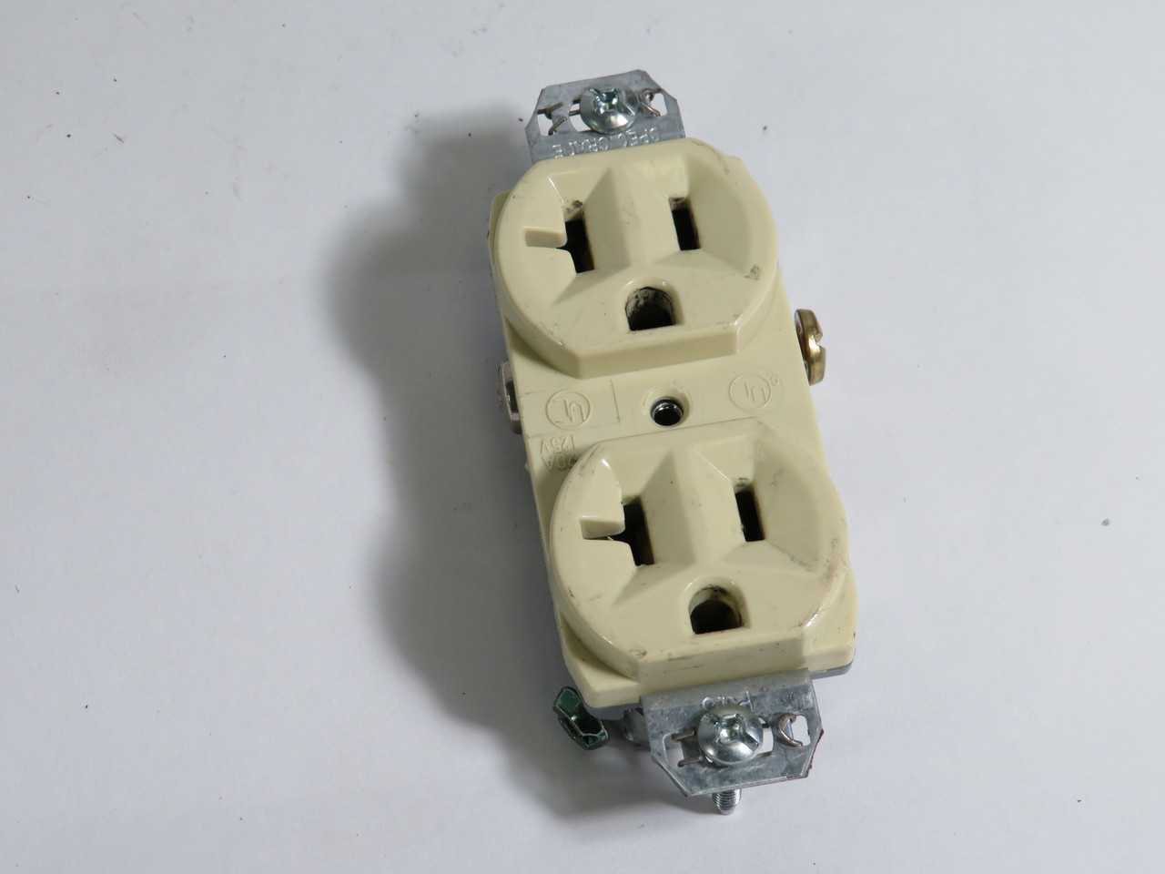 Pass & Seymour PS5362I Duplex Receptacle Ivory 20A 125V USED