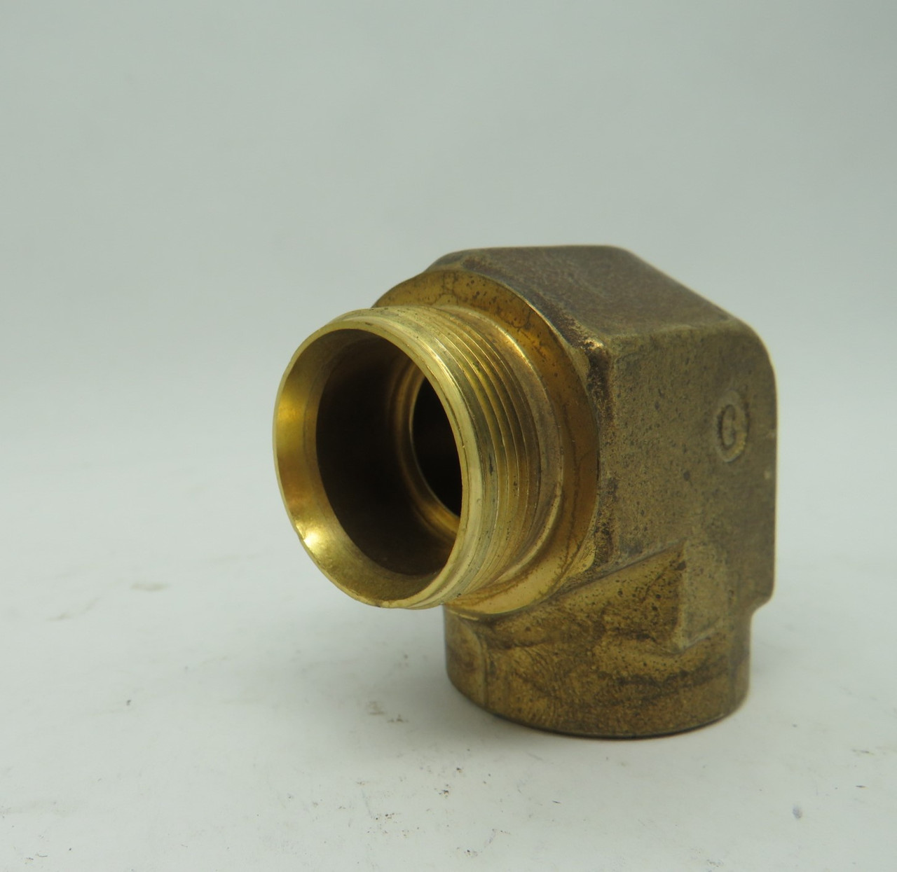 Swagelok B-1410-8-12 Brass Elbow 7/8" Tube OD 3/4 NPT Female USED