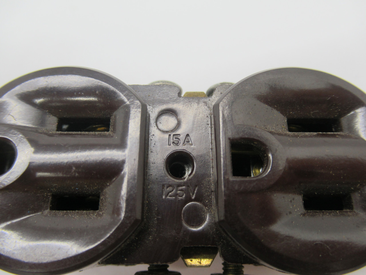 Leviton 5320-S Duplex Receptacle 15A 125V USED