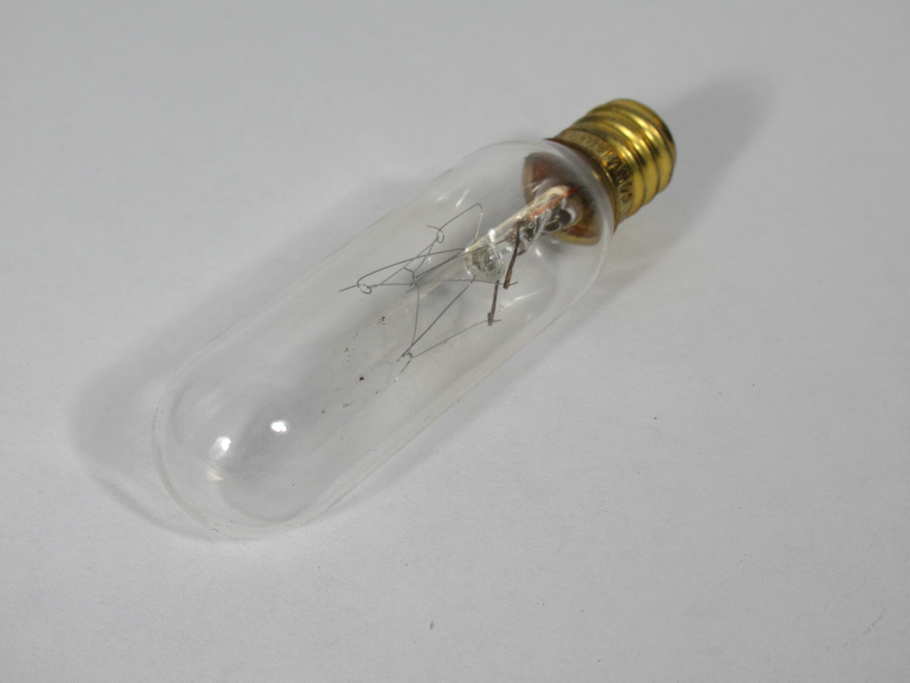 Eiko 15T6C-145V General Lighting Lamp 145V 15W NEW