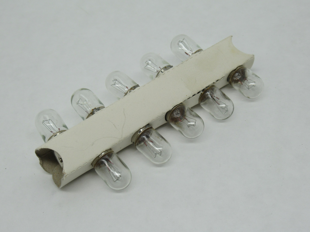 Eiko 757 Miniature Lamp 28V 10-Pack BOX DAMAGE NEW