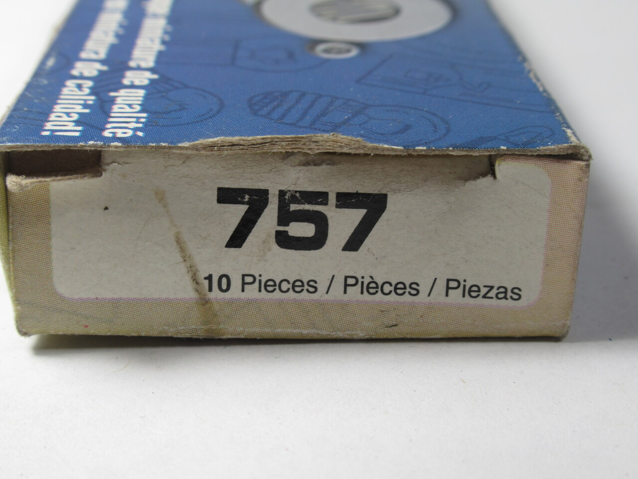 Eiko 757 Miniature Lamp 28V 10-Pack BOX DAMAGE NEW