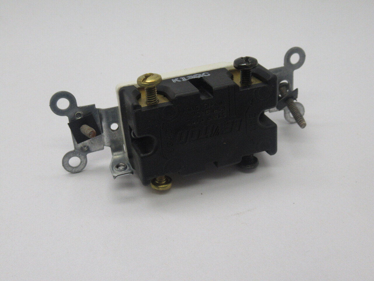 Leviton CSB3-20 Toggle AC Quiet Switch 20A 120/277VAC Brown USED
